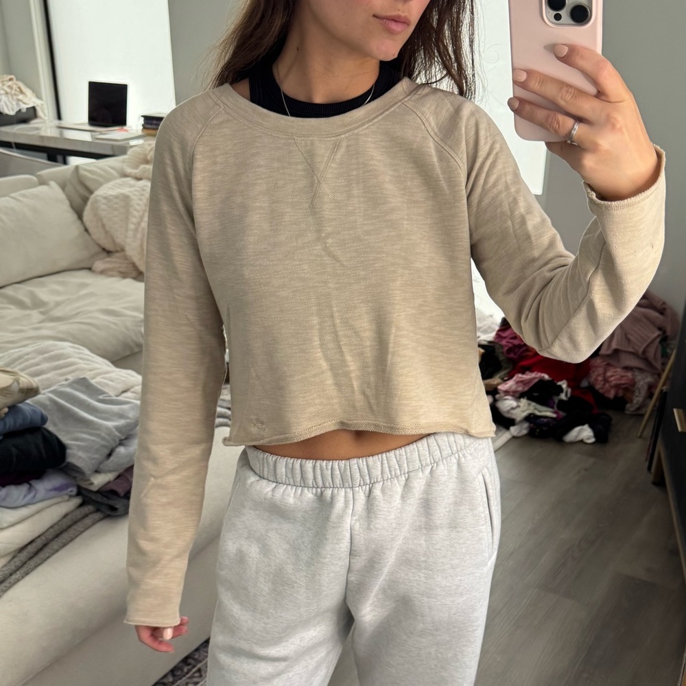 Under Armour Tan Cropped Long Sleeve Shirt XS